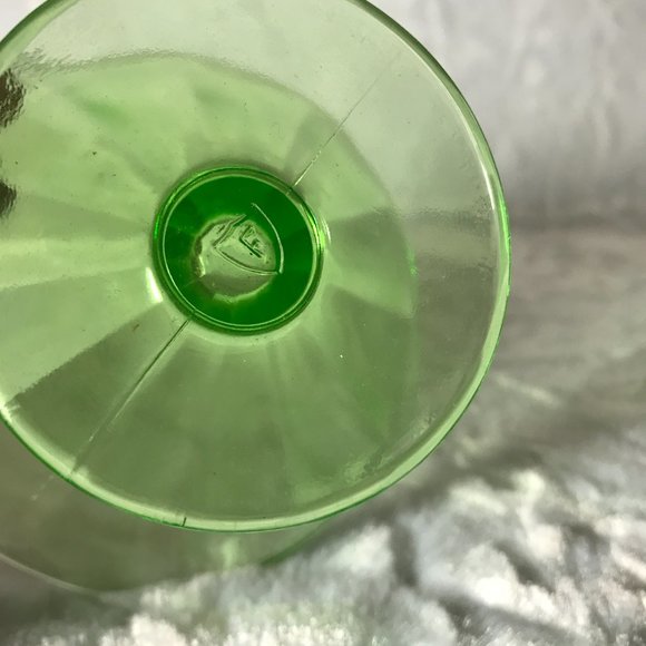 Vaseline Uranium Federal Glass teardrop Swirl Dessert Cup #61 - Picture 9 of 9